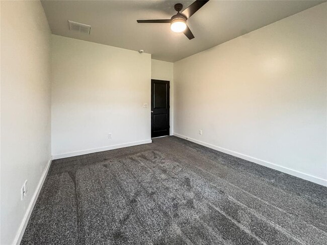 Building Photo - 305 7th St