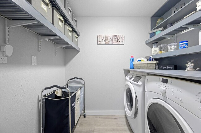 Building Photo - 8010 SW 152nd Ave