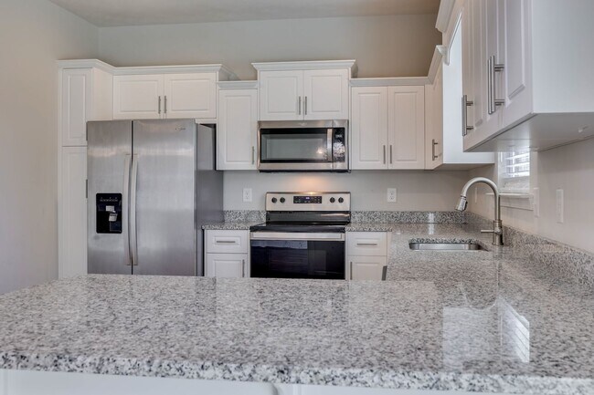 Building Photo - 340 Fox Haven Dr