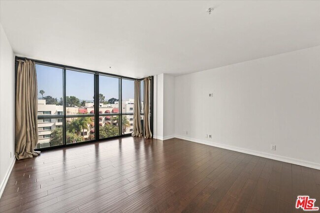 Building Photo - 10660 Wilshire Blvd
