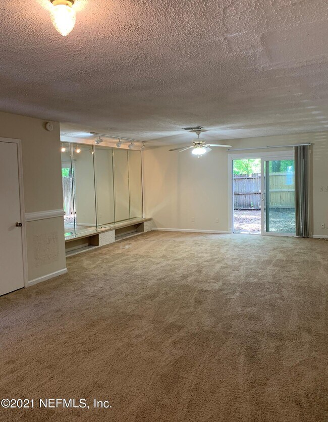 Building Photo - 4458 Melissa Ct W