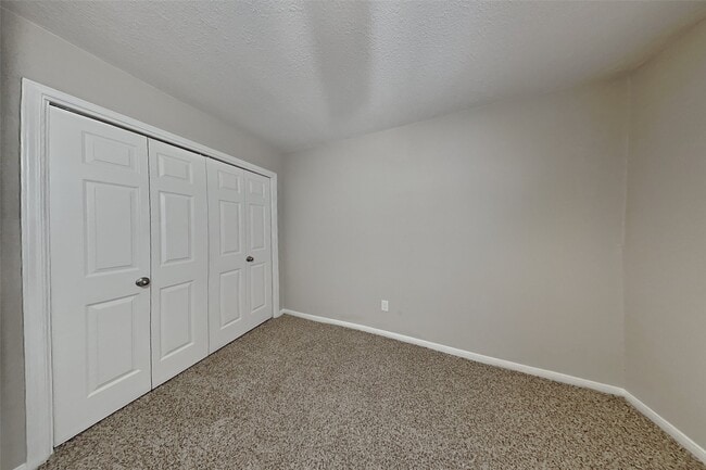 Building Photo - 3414 Green Fields Dr