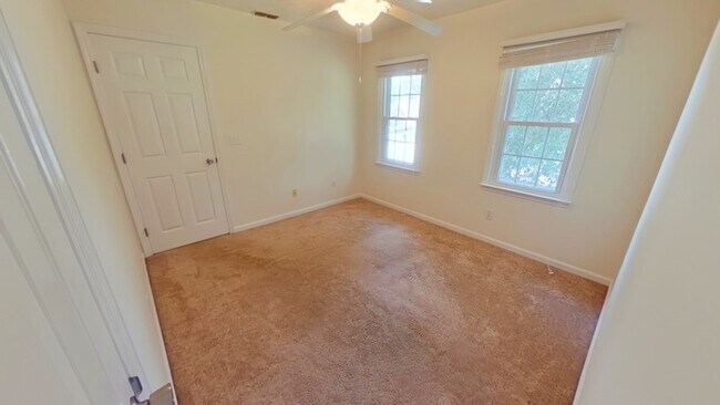 Building Photo - 6741 Foxberry Rd