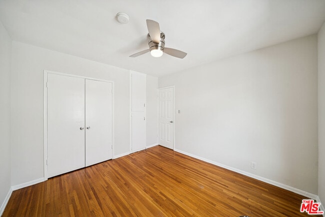 Building Photo - 7571 Willoughby Ave