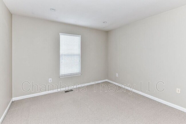 Building Photo - 6033 Woodlake Ln