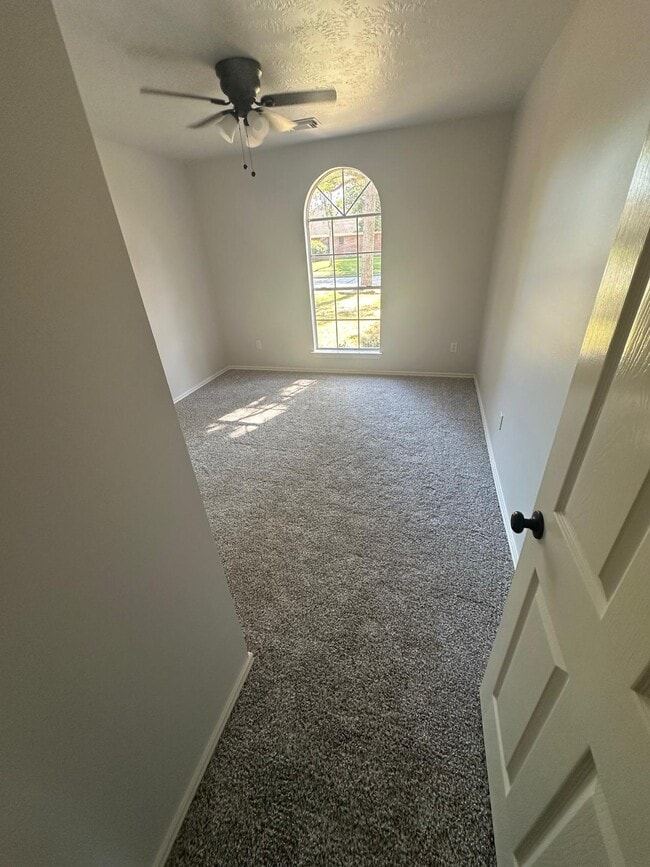 Building Photo - 4938 Glenpark Dr