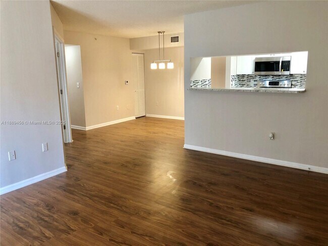 Building Photo - 4852 N State Rd 7