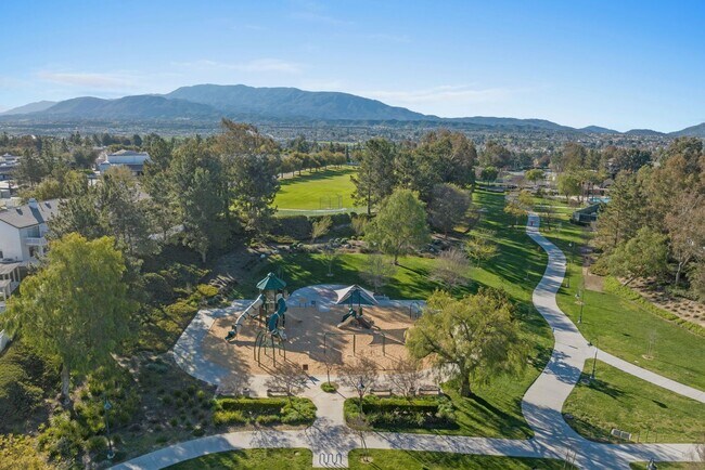 Building Photo - Highly Upgraded Paseo Del Sol Home!