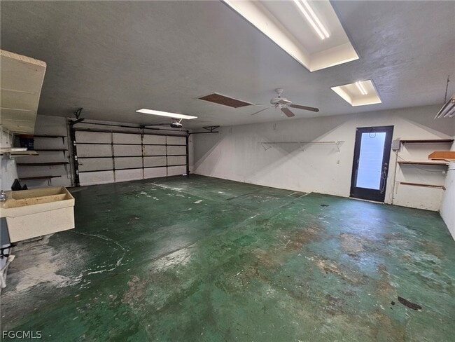 Building Photo - 1221 SE 46th Ln