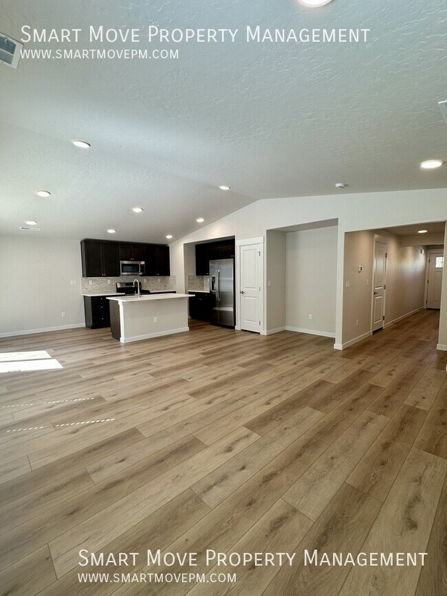 Building Photo - 7228 W Rygate Dr