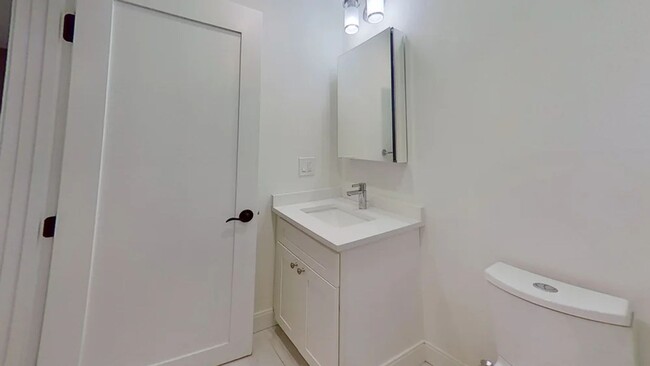 Building Photo - 3 bed 2.5 bath ALLSTON w/Laundry in Unit f...