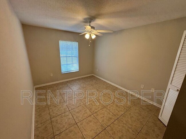 Building Photo - 360 Vincent Dr