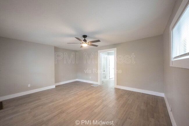 Building Photo - 804 Lasalle St