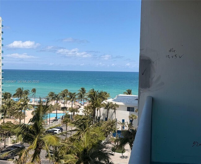 Building Photo - 4001 S Ocean Dr
