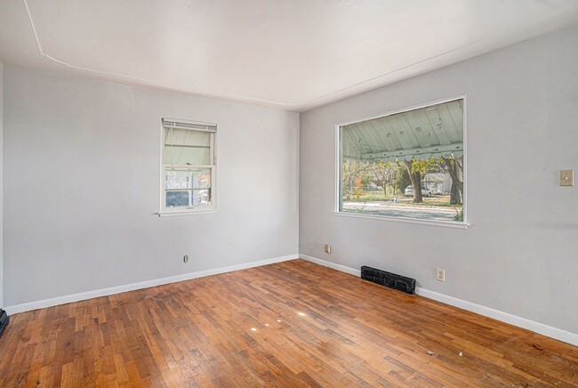 Building Photo - Two Bedroom Home in Muskegon Heights