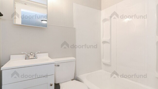 Building Photo - 11 Pleasant St