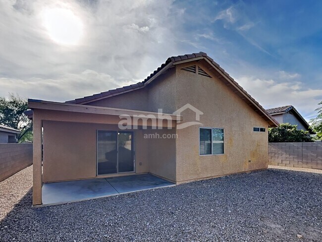 Building Photo - 6563 E Ladonna Ln