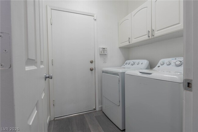Building Photo - 8539 Rocky Hillside Ct
