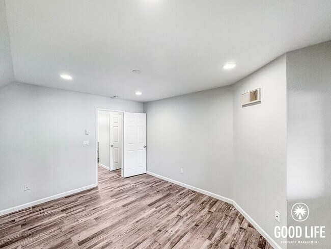 Building Photo - 3440 Lebon Dr