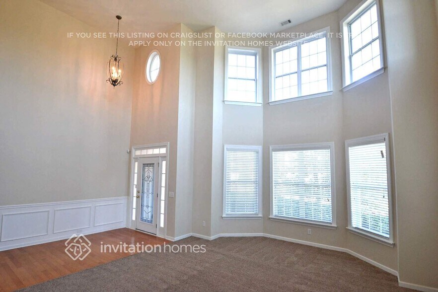 Building Photo - 1383 Sandrock Ln SW