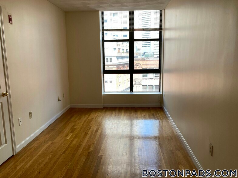 Building Photo - 81 Essex St