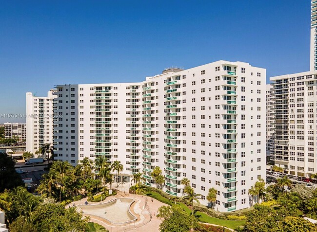 Building Photo - 3000 S Ocean Dr