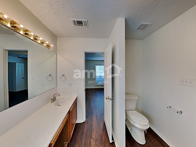 Building Photo - 736 Trees Dr