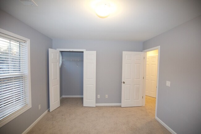 Building Photo - 7897 The Lakes Point