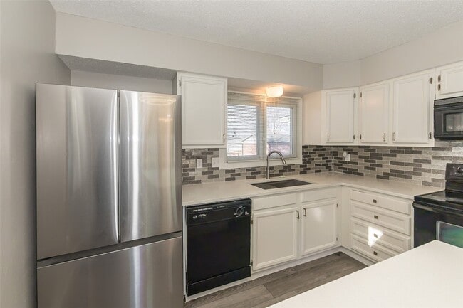 Building Photo - 2285 Hill House Rd