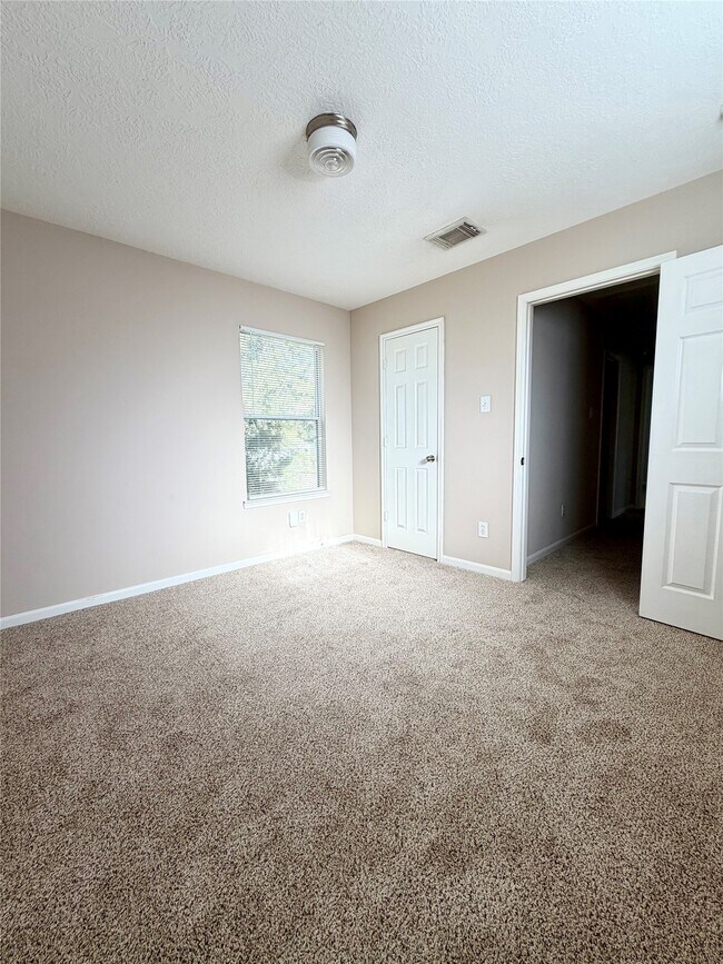 Building Photo - 13952 Buckskin Dr