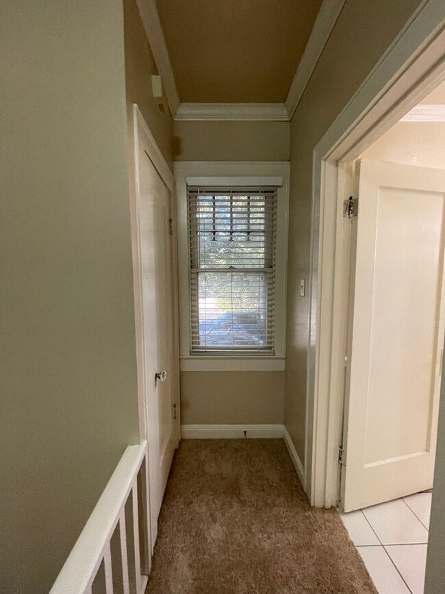 Building Photo - 2bed/1bath Duplex