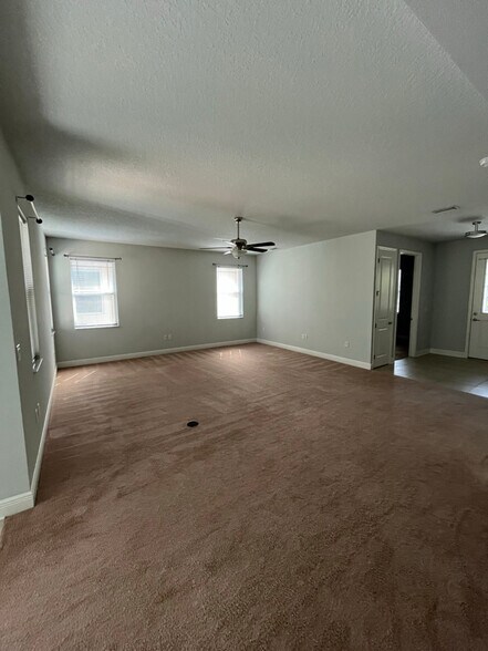 Building Photo - 7025 Briar Hill Ct