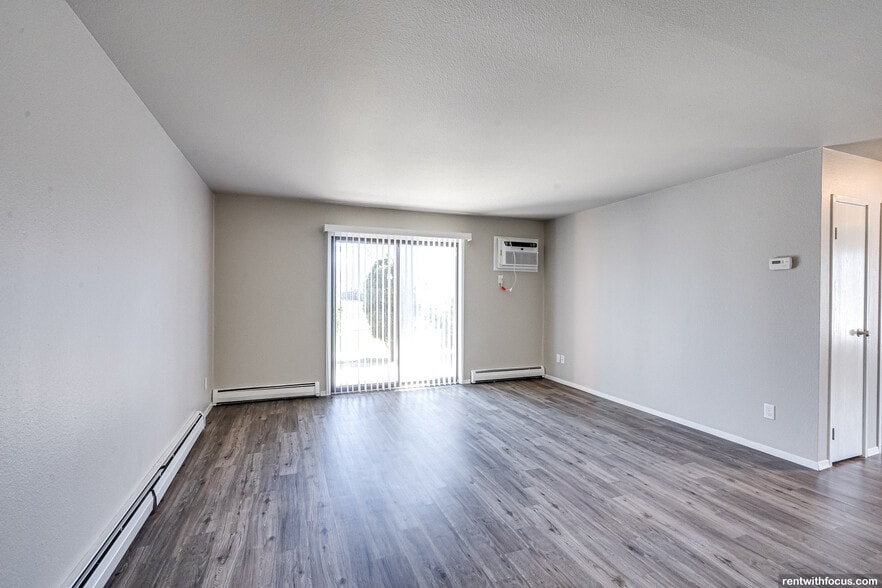 Building Photo - 2405 Honey Lou Ct