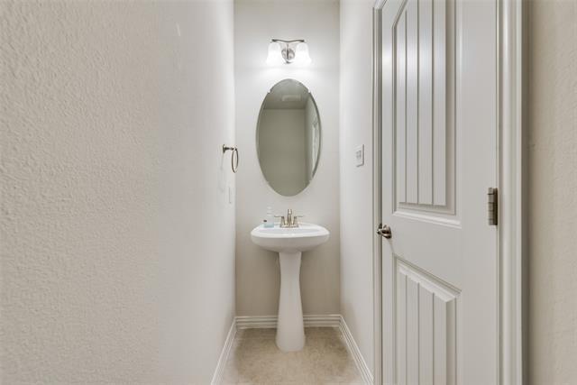 Building Photo - 828 Skytop Dr
