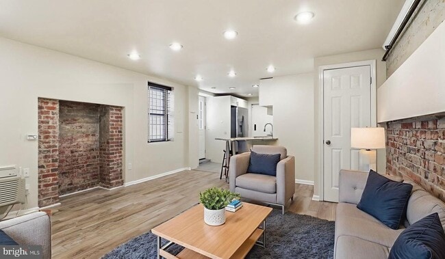 Primary Photo - 1450 Harvard St NW