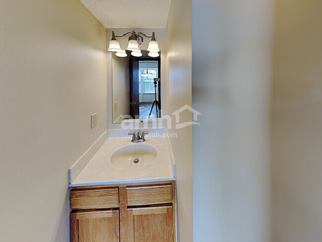 Building Photo - 7303 Havencroft Dr