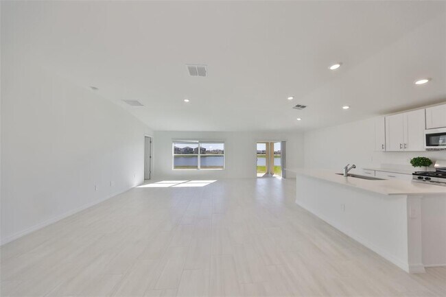 Building Photo - 12418 RADIANT CRYSTAL ROSE