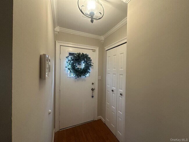 Building Photo - 200 Hilton Ave