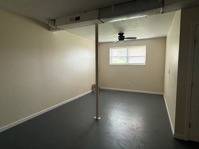 Building Photo - 129 Meadowlark Drive