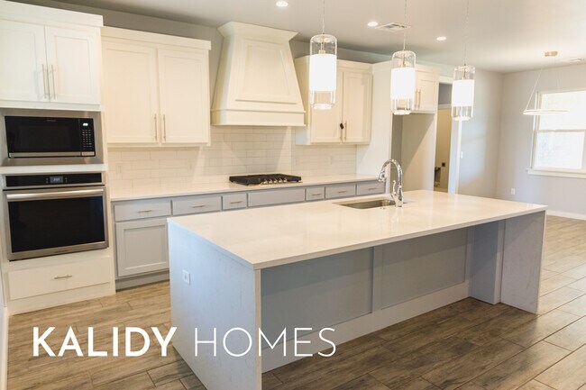 Building Photo - 1796 Salma Rd