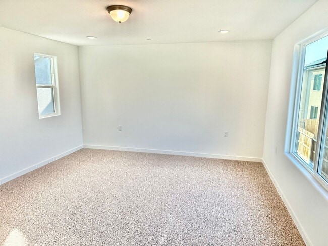 Building Photo - BRAND NEW 3/2.5 Lennar In Riverstone Community