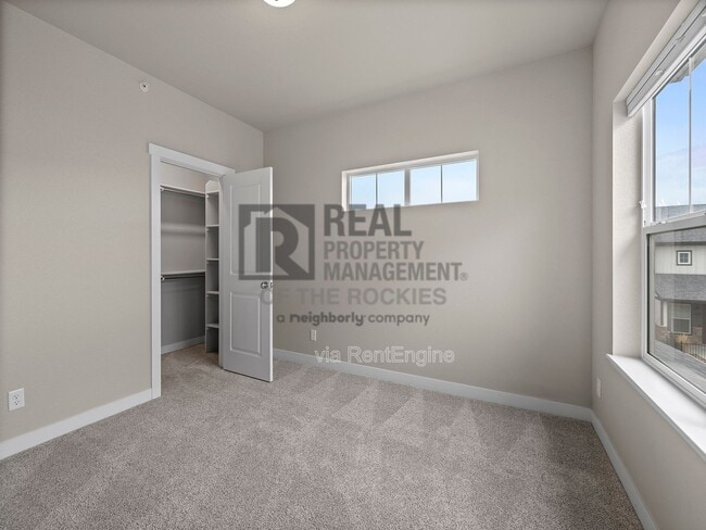 Building Photo - 4115 N Park Dr