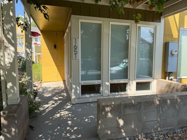 Building Photo - 1651 Zamia Ave