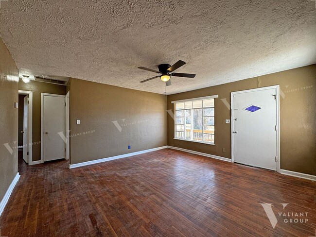 Building Photo - Inviting 2-Bedroom, 1-Bathroom Rental Home...