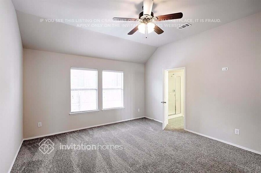 Building Photo - 5000 Blackwood Dr