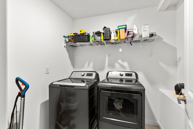 Building Photo - 1742 Red Loop