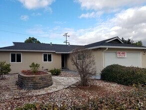 Building Photo - For Rent – Beautifully Updated 3-Bedroom H...