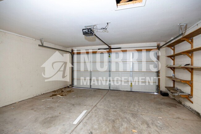 Building Photo - 10493 W Arivaca Dr
