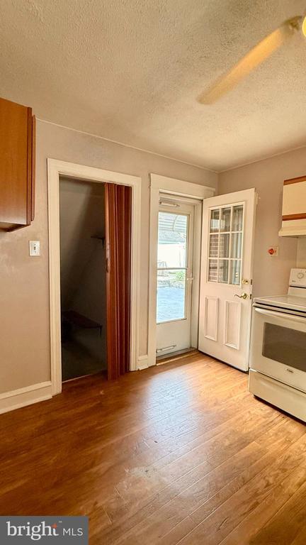 Building Photo - 308 Eldon Ave