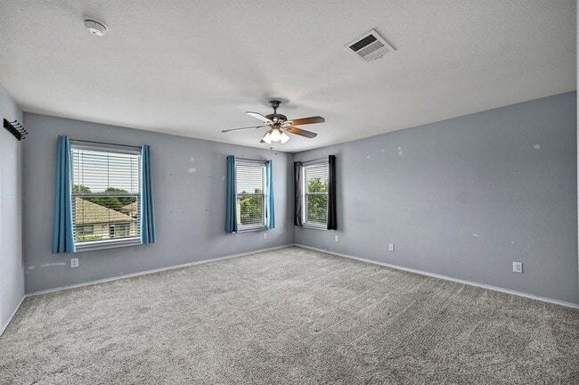 Building Photo - 214 Briarwood Dr